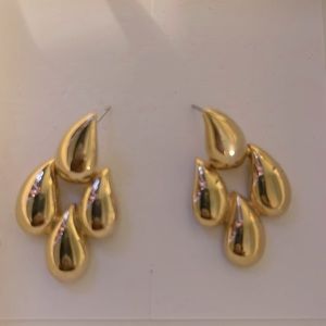 Banana Republic gold earrings